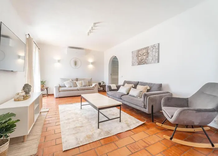 Bougainvilla - Vilamoura - Pool - Free Wifi - Air Con *