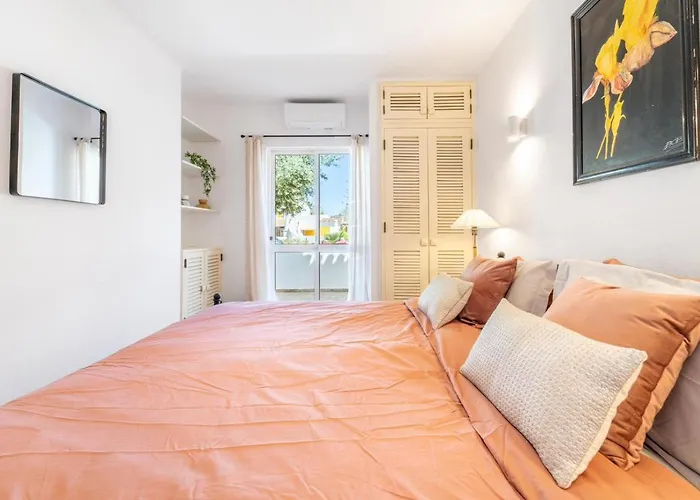 Bougainvilla - Vilamoura - Pool - Free Wifi - Air Con 别墅 *