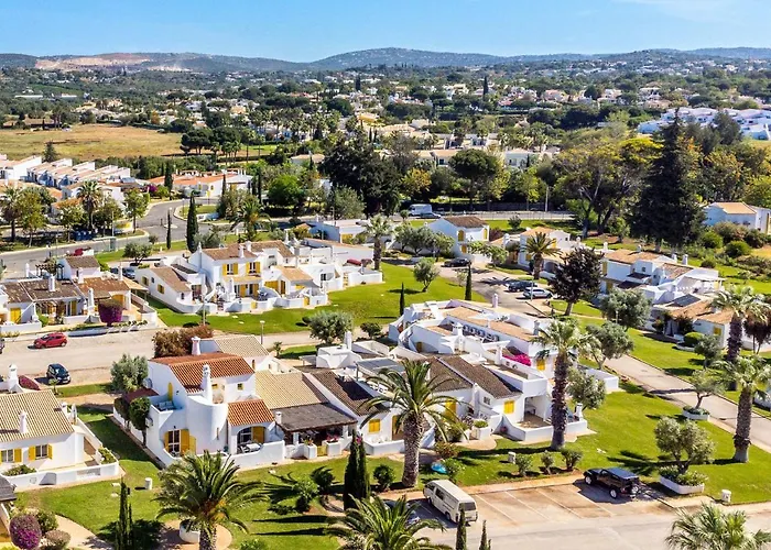 Bougainvilla - Vilamoura - Pool - Free Wifi - Air Con Vila