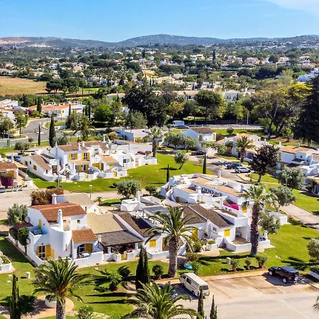 Bougainvilla - Vilamoura - Pool - Free Wifi - Air Con Villa